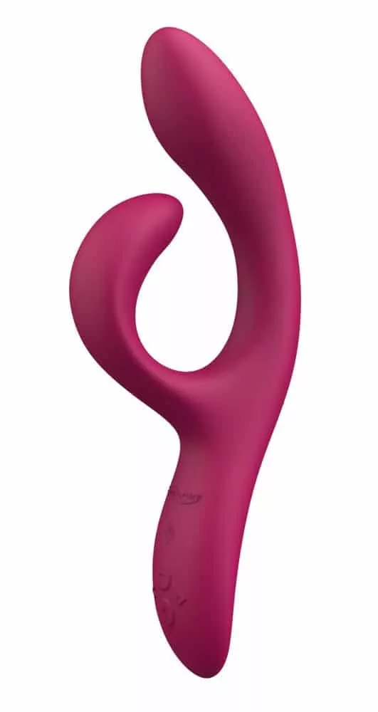 We-Vibe Nova 2 rabbit vibrator, ontworpen voor dubbele stimulatie met een flexibele clitorale stimulator die contact houdt en een gebogen G-spot-arm voor gerichte, krachtige vibraties. Voorzien van meerdere vibratiestanden en intensiteiten, bedienbaar via een smartphone-app voor extra controle en variatie. Gemaakt van zacht, lichaamsveilig siliconenmateriaal, oplaadbaar en volledig waterdicht, ideaal voor zowel solo- als partnerspel en perfect voor gebruikers die op zoek zijn naar een aanpasbare en veelzijdige ervaring.